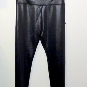 Brand new with tags 💥💥💥 Faux leather liquid leggings